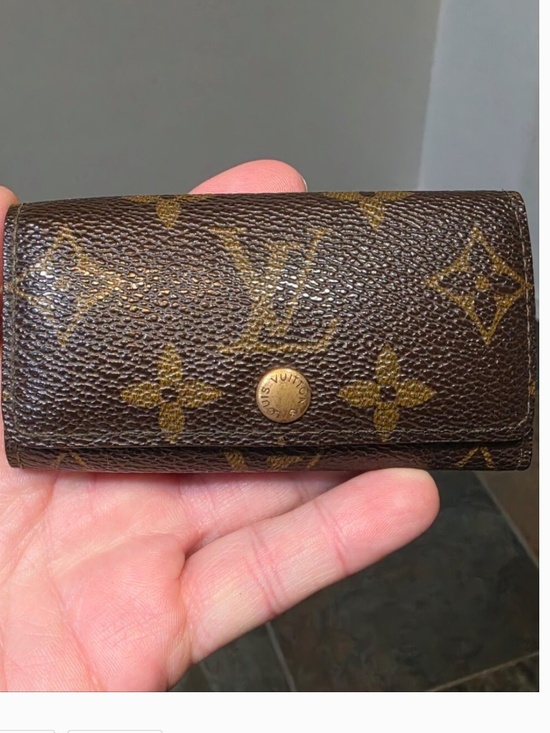 Louis Vuitton Accessories - Authentic Vintage Louis Vuitton Monogram 4 Key Holder Case